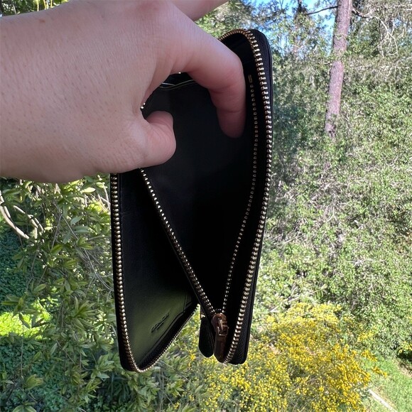 COACH Medium BLACK Pebble Leather Wallet with Gold Hardware AUTHENTIC - Picture 4 of 9